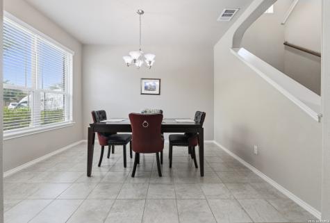 8718 Finlandia Rock San Antonio TX 78251