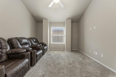 8718 Finlandia Rock San Antonio TX 78251