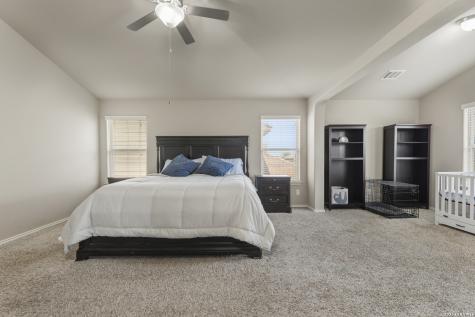 8718 Finlandia Rock San Antonio TX 78251