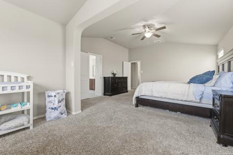 8718 Finlandia Rock San Antonio TX 78251