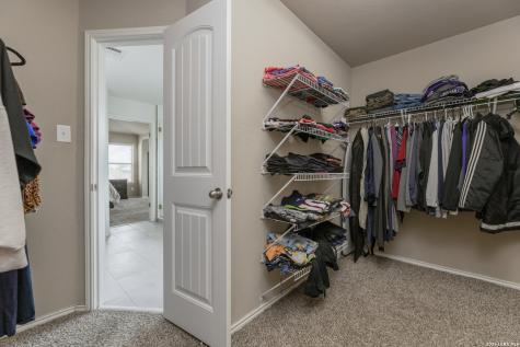 8718 Finlandia Rock San Antonio TX 78251