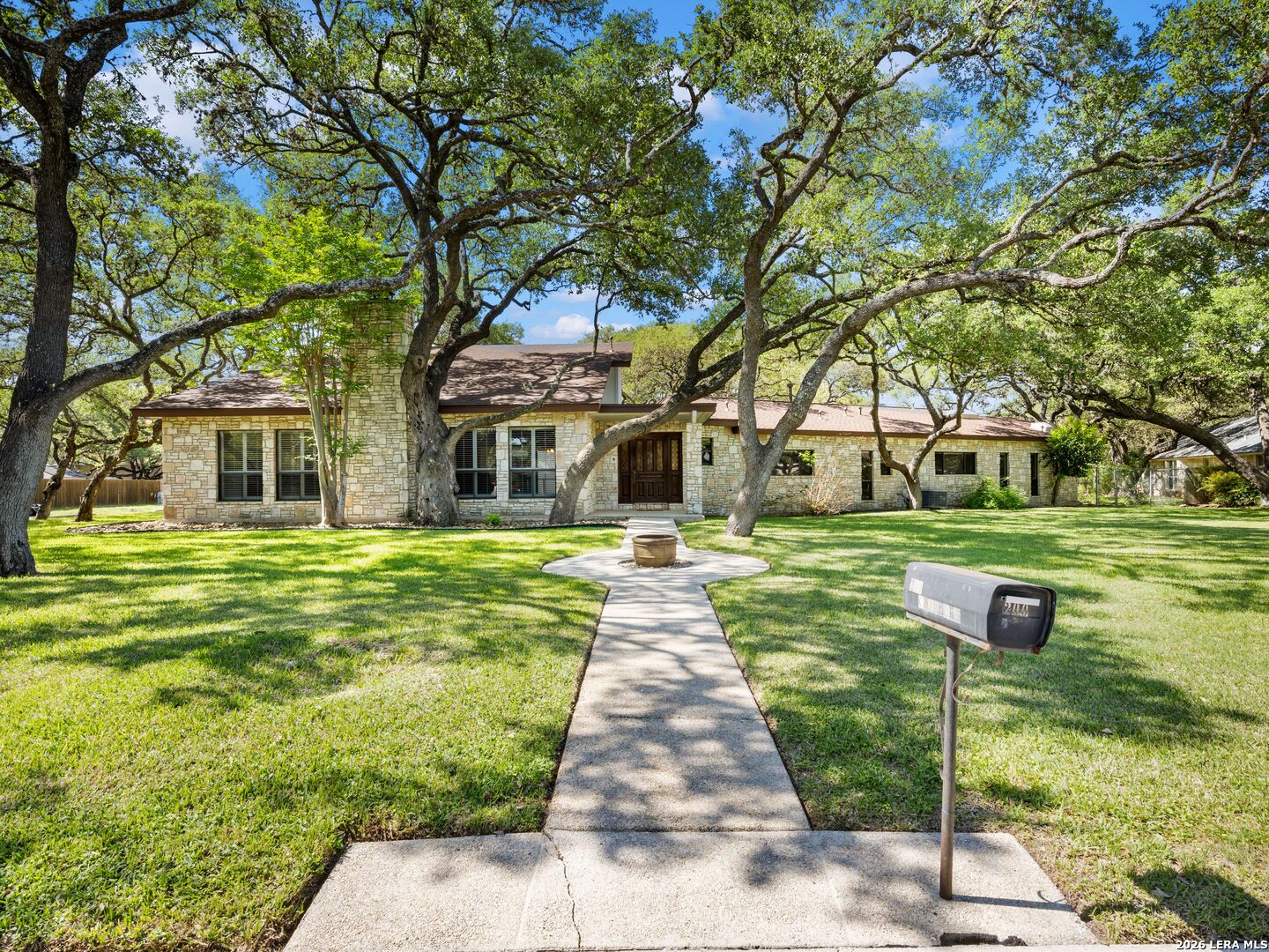 200 Garrapata Lane Hollywood Park TX 78232