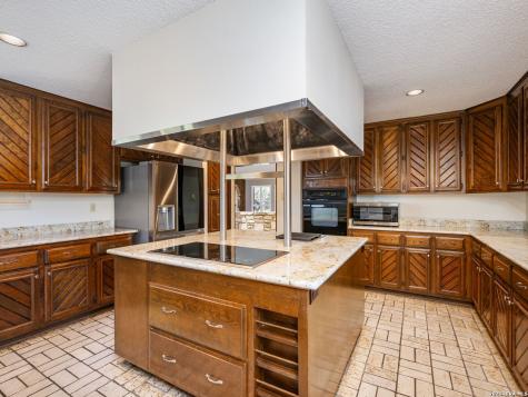200 Garrapata Lane Hollywood Park TX 78232