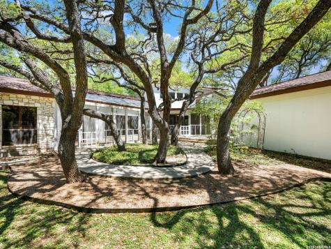 200 Garrapata Lane Hollywood Park TX 78232