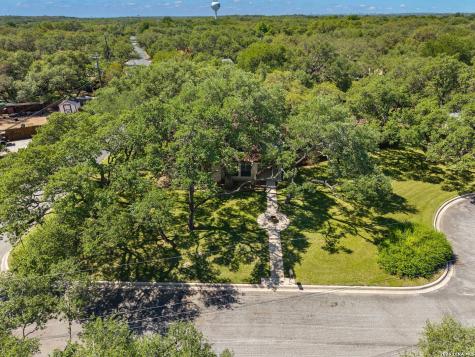 200 Garrapata Lane Hollywood Park TX 78232