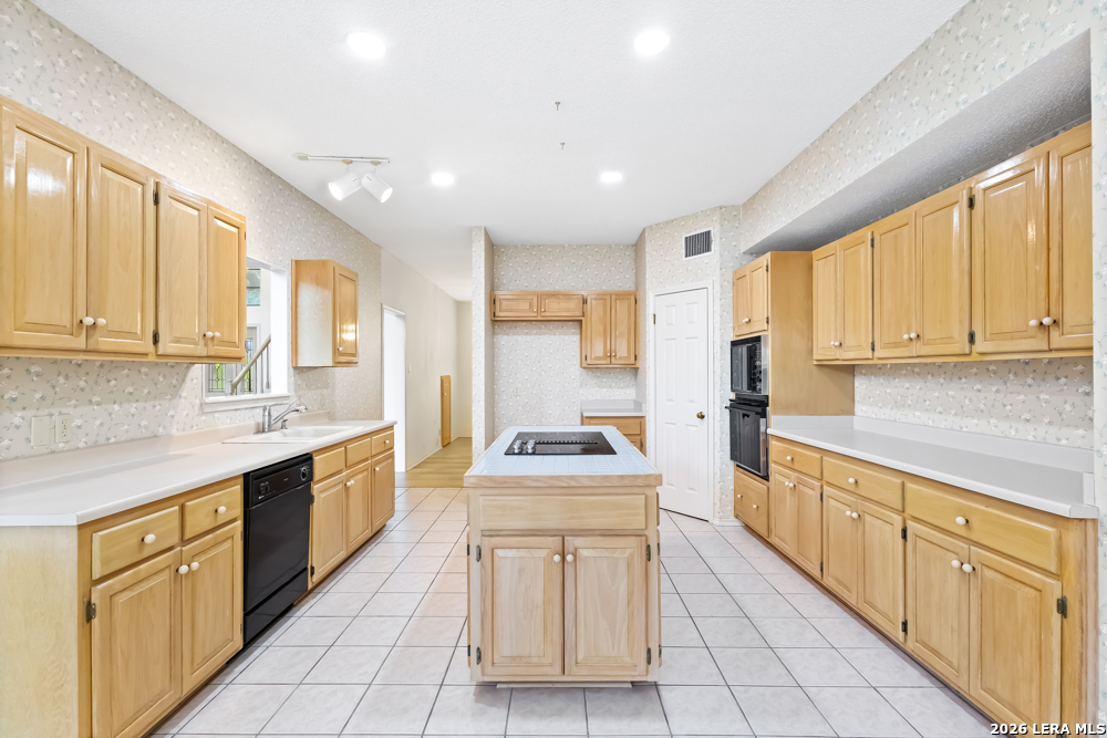 6815 Waxachie Way San Antonio TX 78256