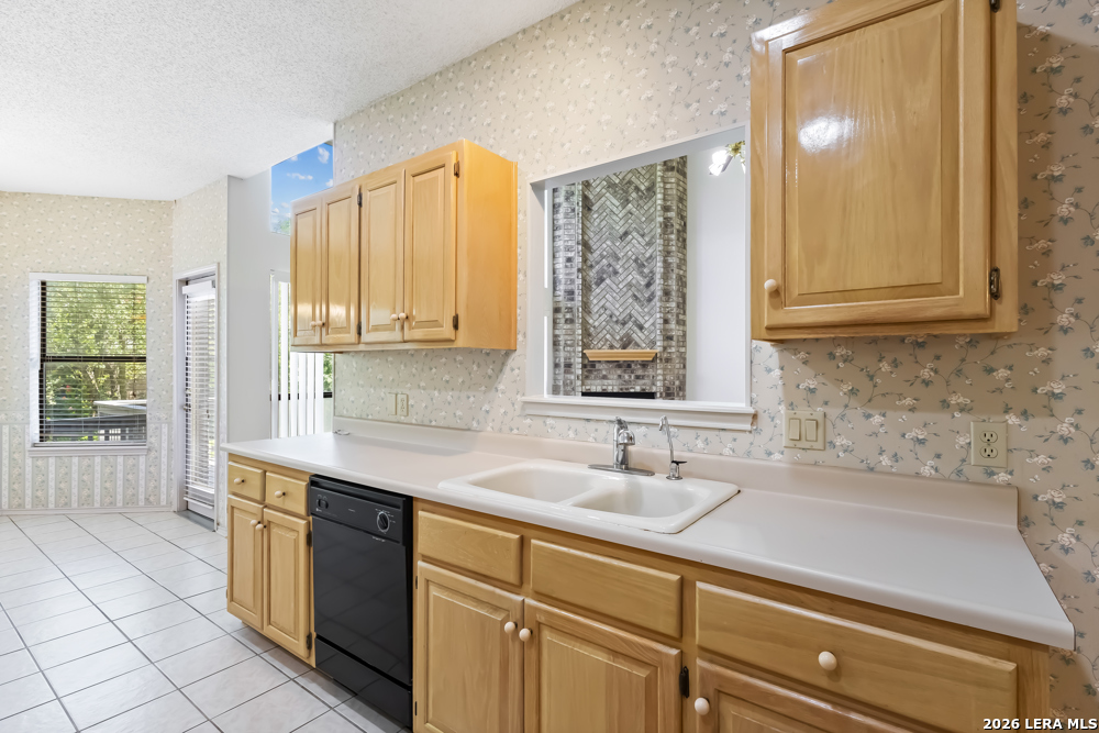 6815 Waxachie Way San Antonio TX 78256