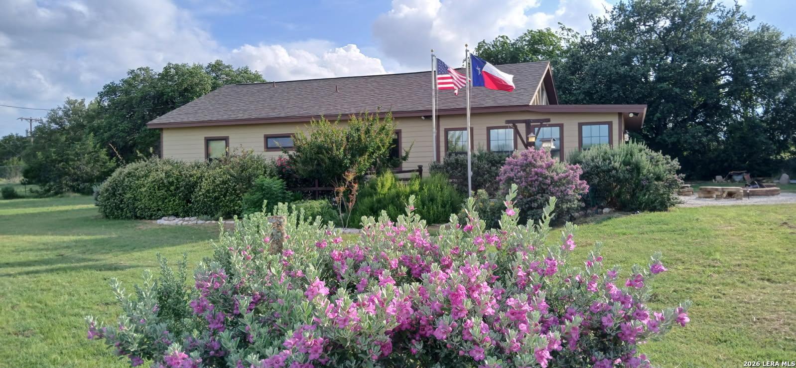 1355 Broad Oak Drive Bandera TX 78003
