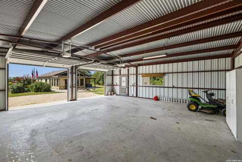 1355 Broad Oak Drive Bandera TX 78003
