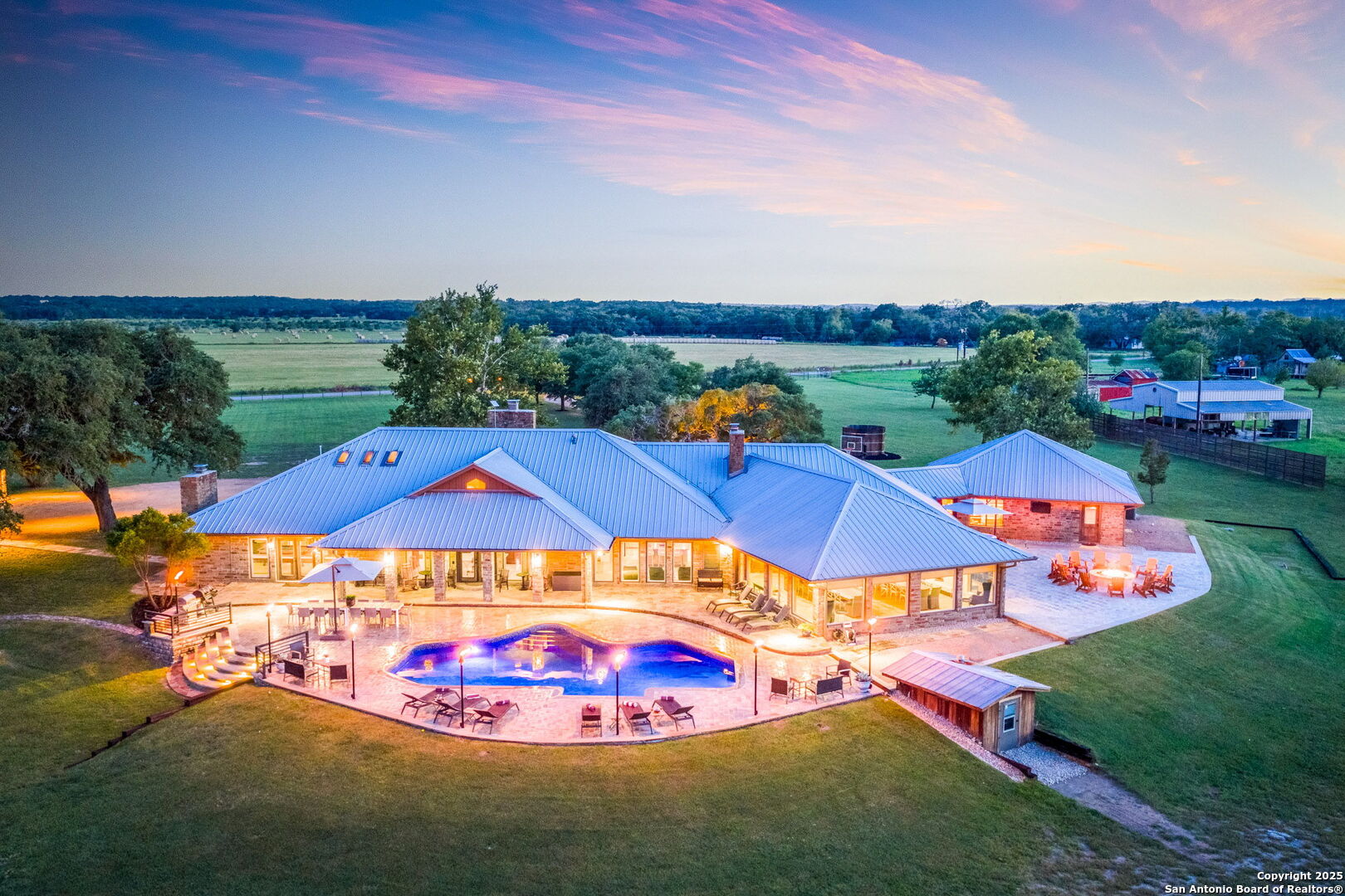 871 Chimney Valley Road Blanco TX 78606