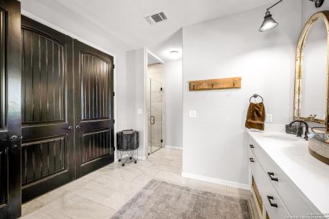 871 Chimney Valley Road Blanco TX 78606