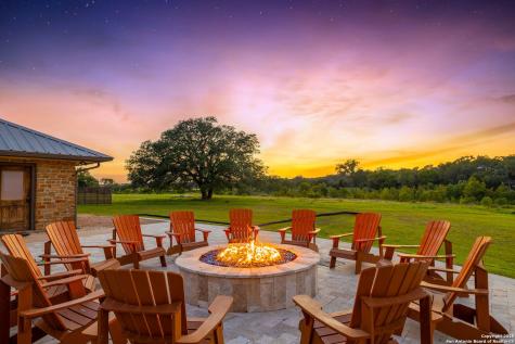 871 Chimney Valley Road Blanco TX 78606