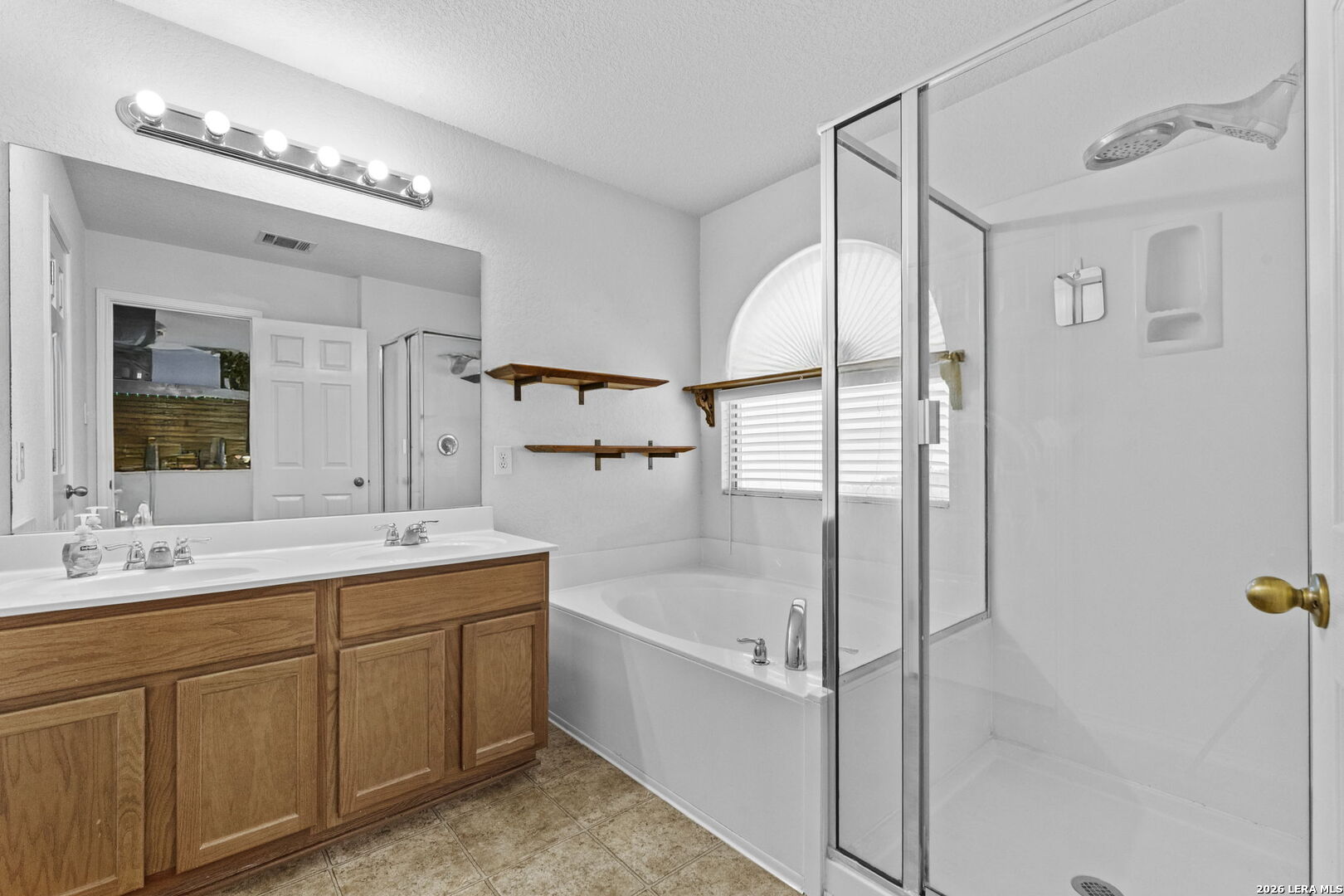 727 Eagles Glen Schertz TX 78108