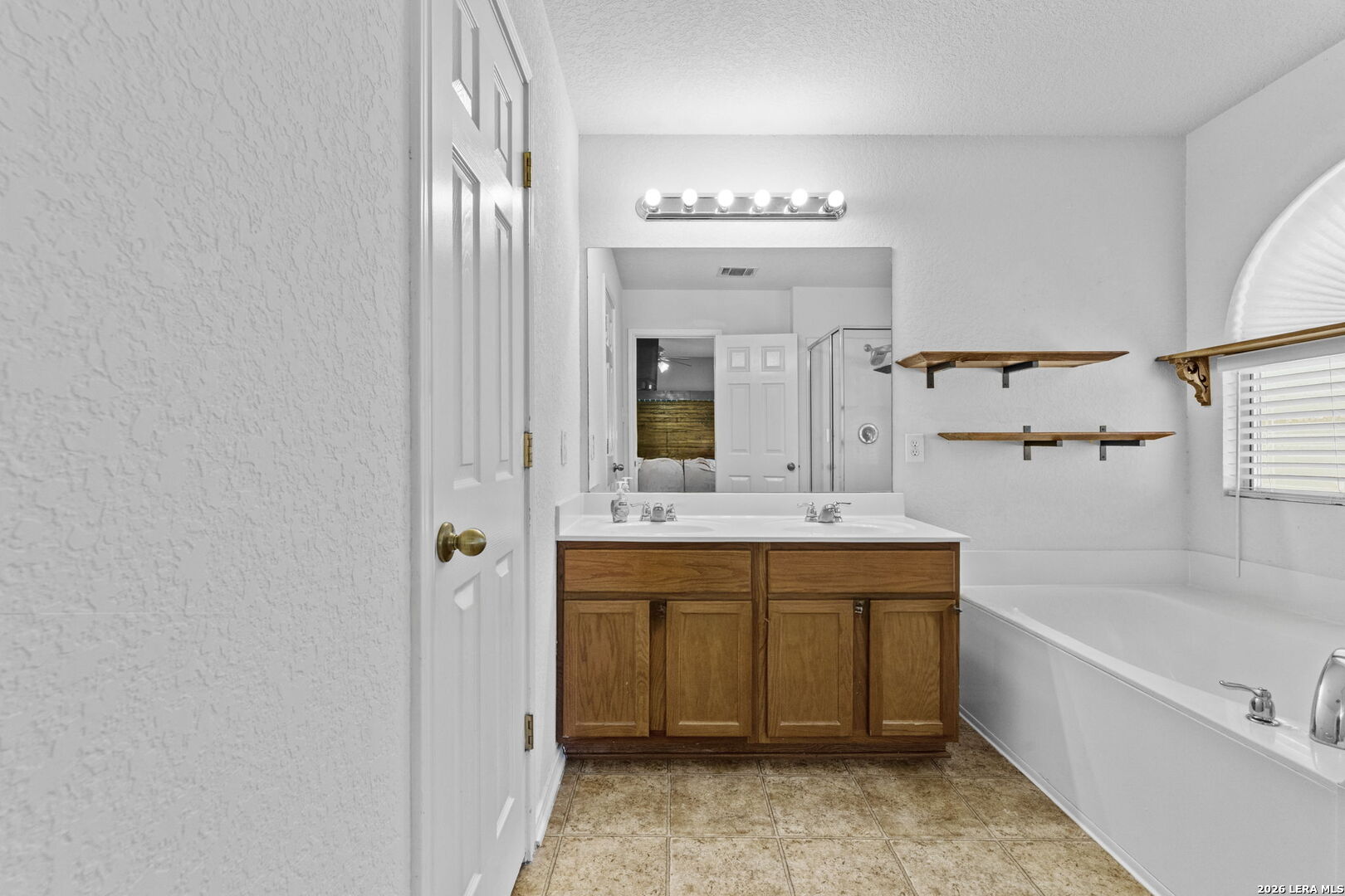 727 Eagles Glen Schertz TX 78108