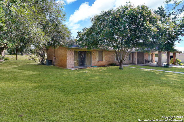 4706 County Road 307 La Vernia TX 78121