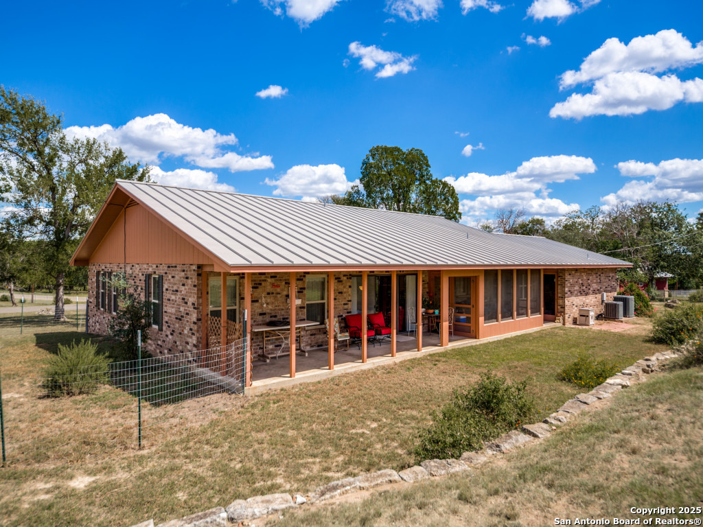 135 Manor Comfort TX 78013