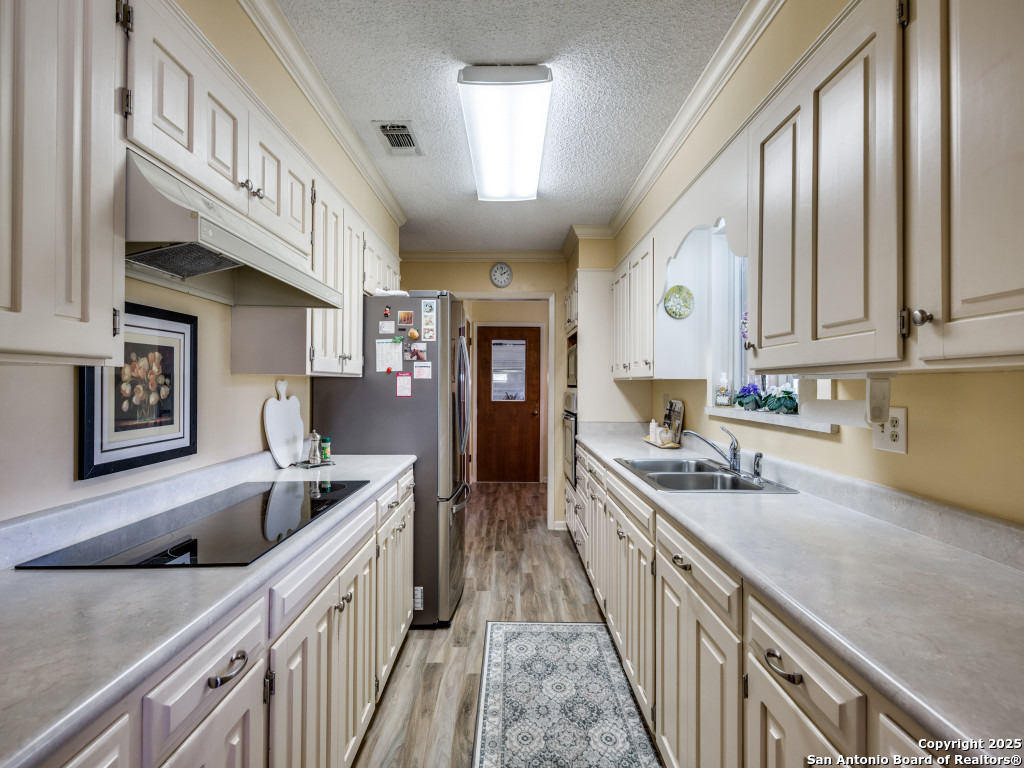 135 Manor Comfort TX 78013