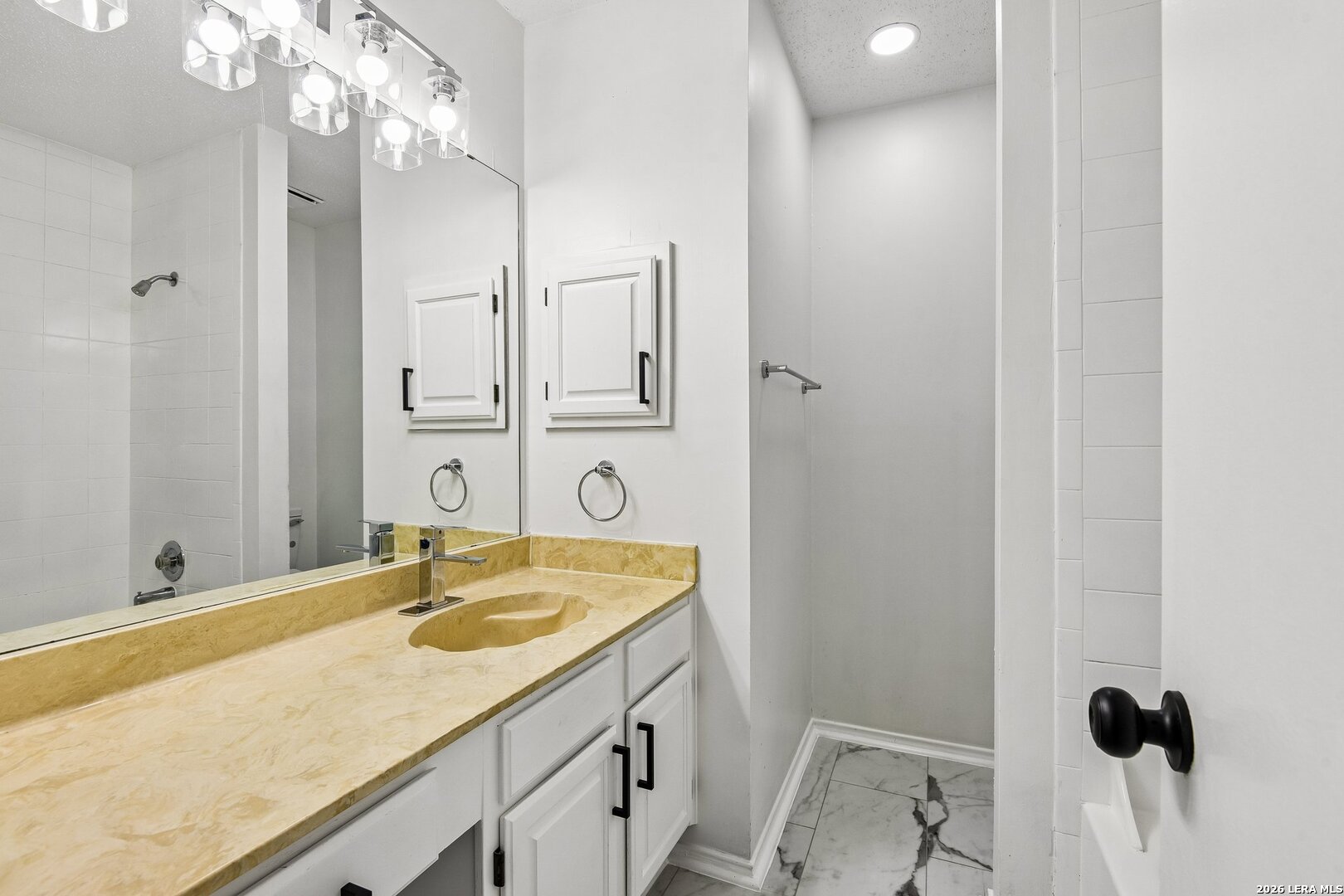 7604 Forest Moon Live Oak TX 78233