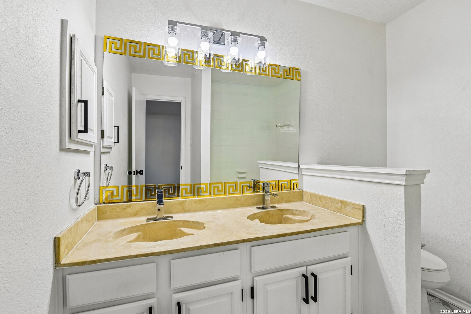7604 Forest Moon Live Oak TX 78233
