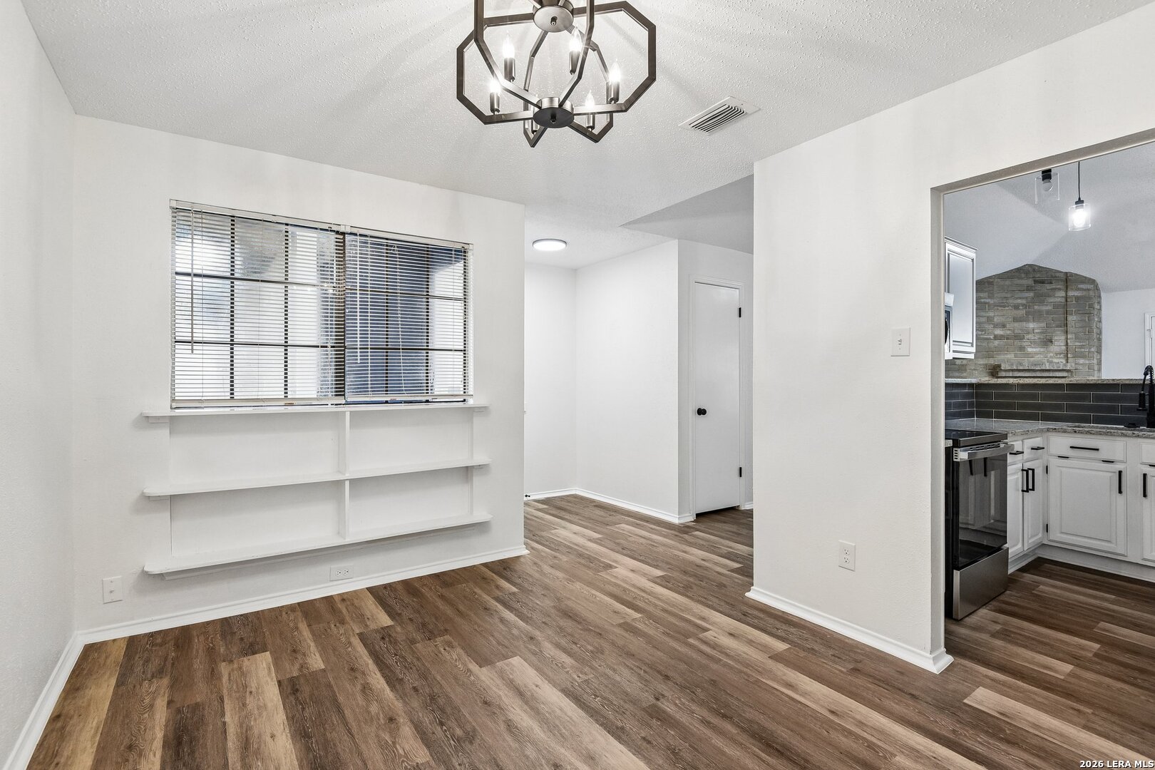 7604 Forest Moon Live Oak TX 78233