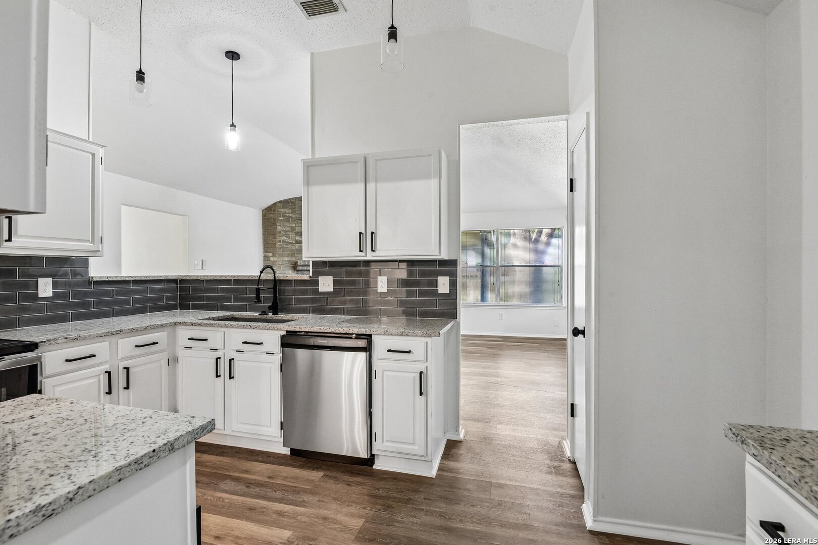 7604 Forest Moon Live Oak TX 78233
