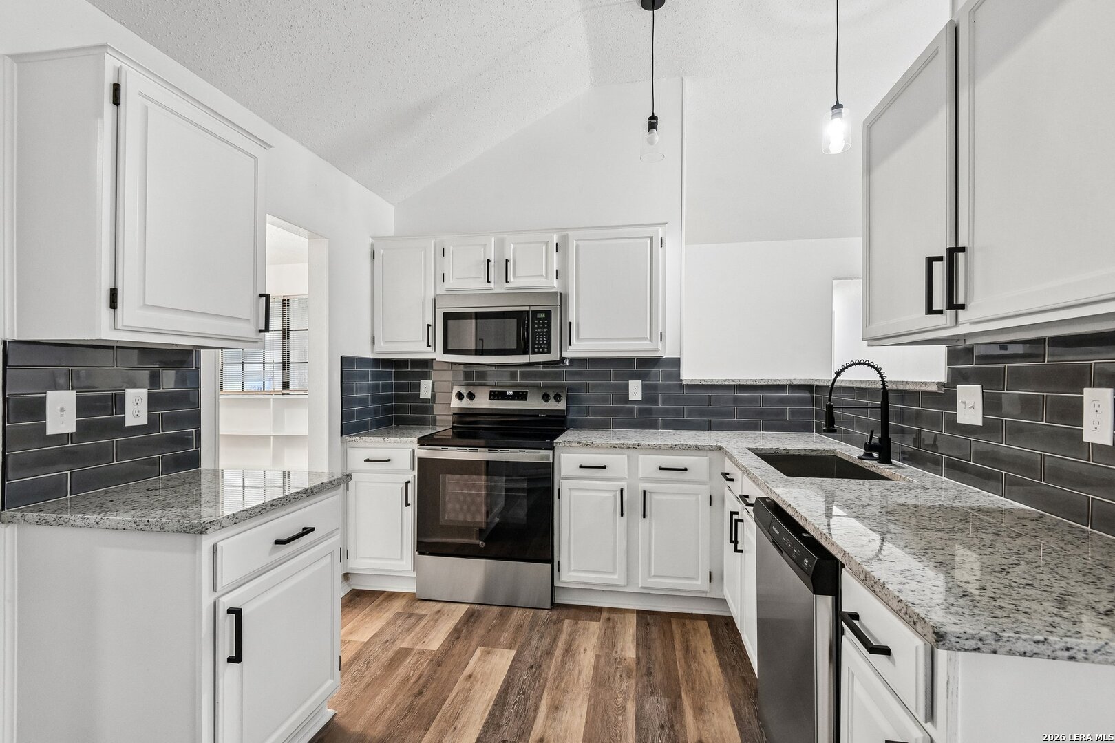 7604 Forest Moon Live Oak TX 78233