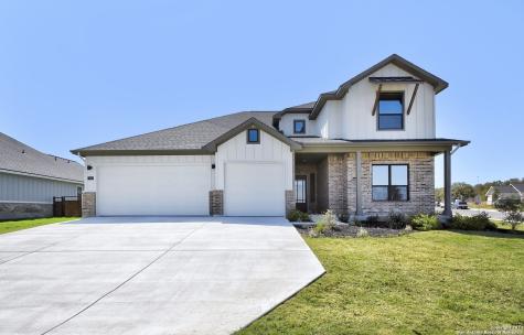 141 W Magnolia Circle La Vernia TX 78121