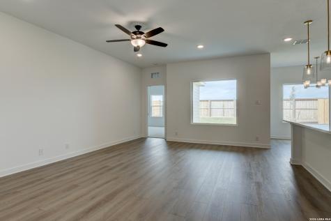 119 Peeps Court Adkins TX 78101