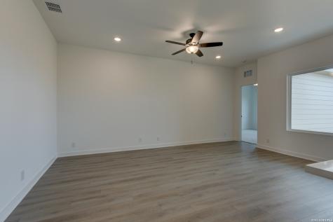 119 Peeps Court Adkins TX 78101