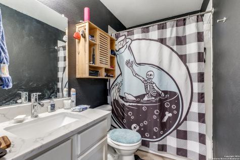 6807 Cougar Cliff San Antonio TX 78242