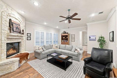 3 Orsinger Brook San Antonio TX 78230