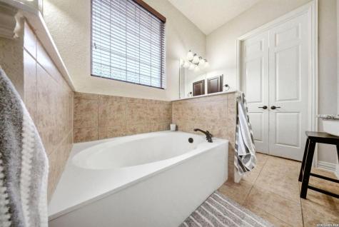 19003 Seminole Pass Garden Ridge TX 78266
