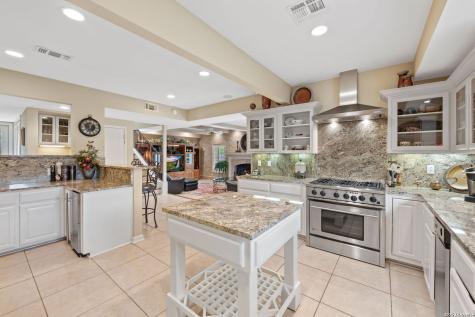 207 E Sunset Road San Antonio TX 78209