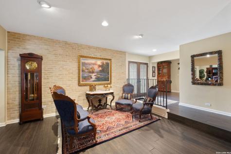 207 E Sunset Road San Antonio TX 78209