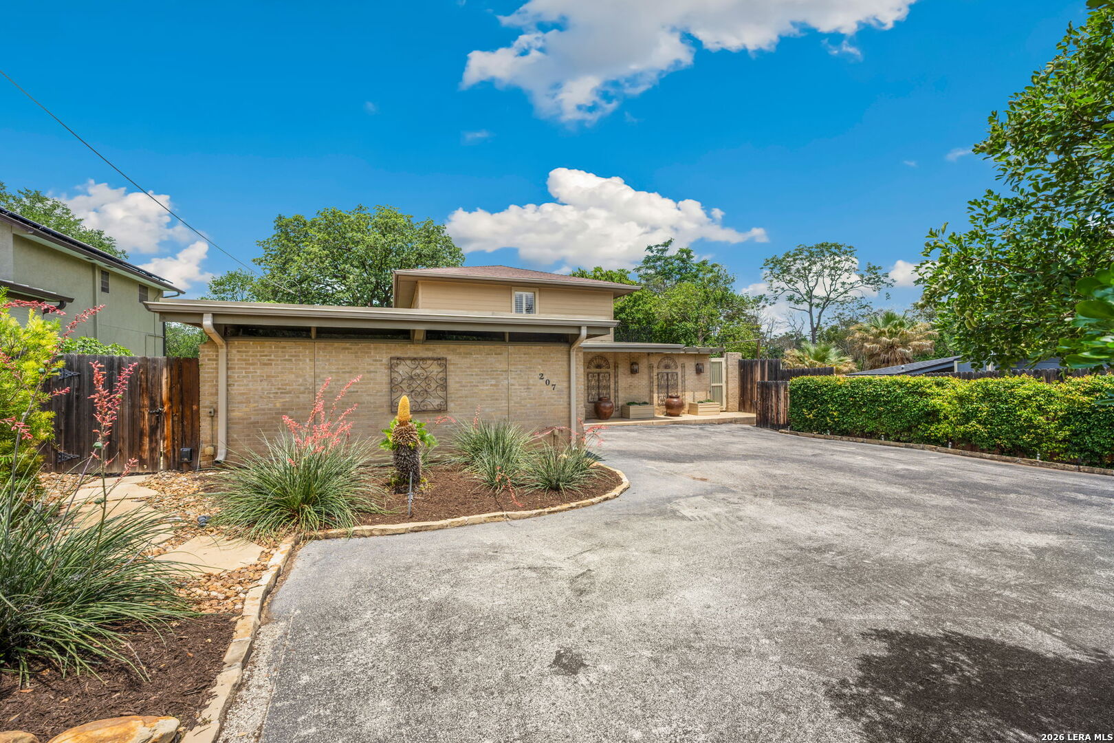 207 E Sunset Road San Antonio TX 78209