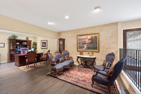 207 E Sunset Road San Antonio TX 78209