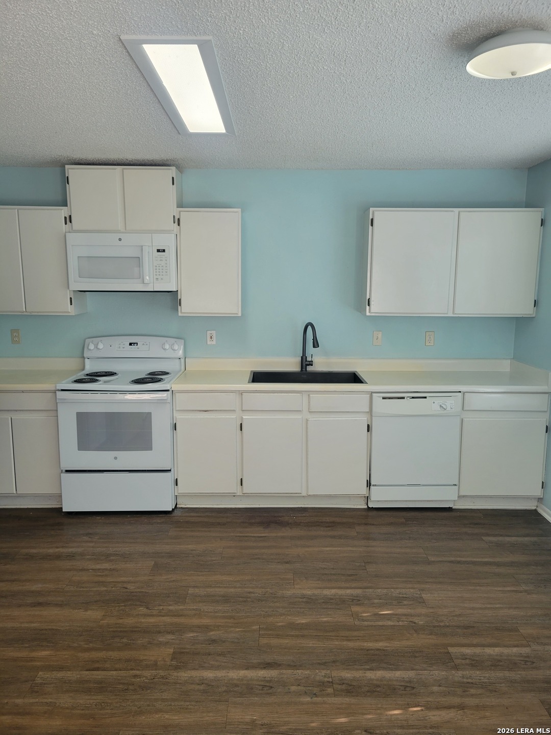 6702 Cape Meadow Drive Converse TX 78109