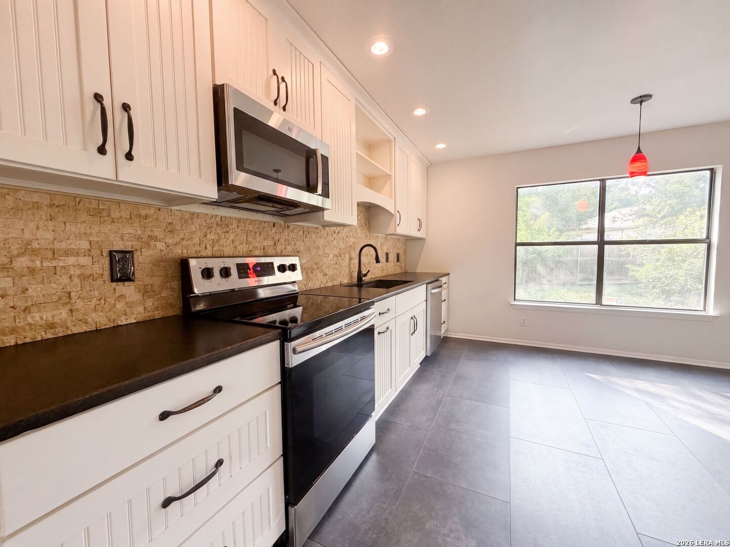 6800 Rebel Grove Drive Converse TX 78109