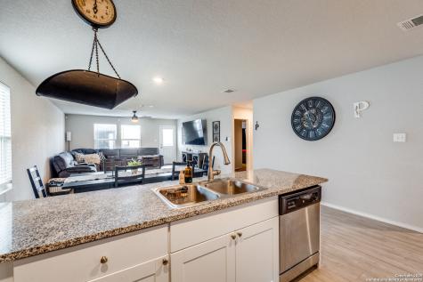5730 Leisure Crescent Converse TX 78109