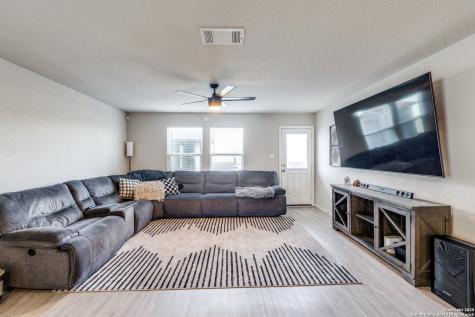 5730 Leisure Crescent Converse TX 78109