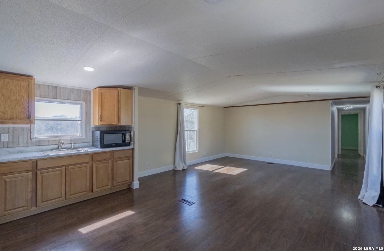 607 Jackson Street Pleasanton TX 78064