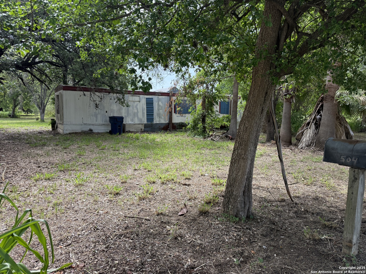 504 Water Pleasanton TX 78064