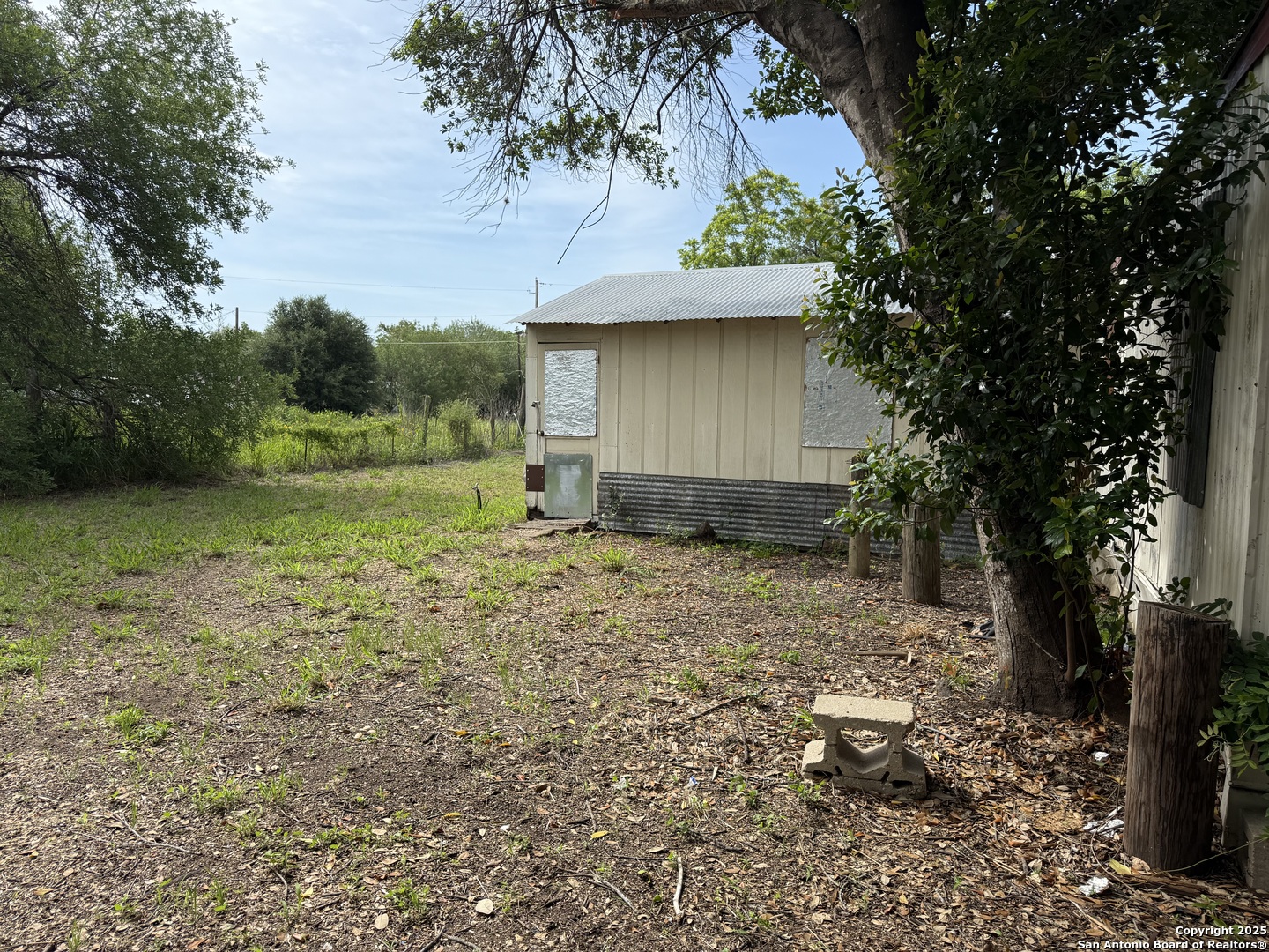 504 Water Pleasanton TX 78064