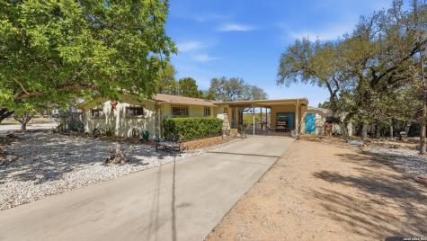 1268 Lakeside Drive W Canyon Lake TX 78133