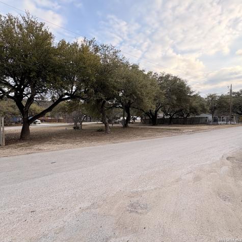 138 Lakeshore Drive S Bandera TX 78003