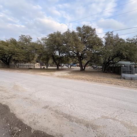 138 Lakeshore Drive S Bandera TX 78003