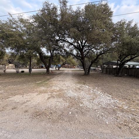 138 Lakeshore Drive S Bandera TX 78003