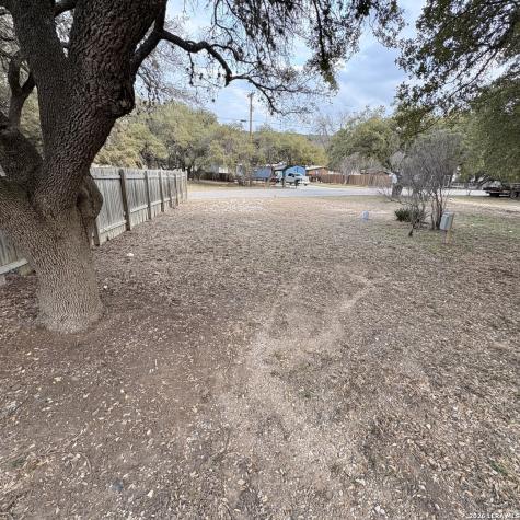 138 Lakeshore Drive S Bandera TX 78003