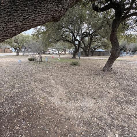 138 Lakeshore Drive S Bandera TX 78003
