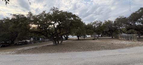 138 Lakeshore Drive S Bandera TX 78003